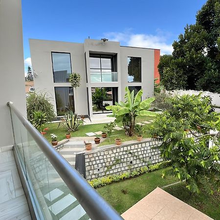 Guest House Nohfy Antananarivo Buitenkant foto
