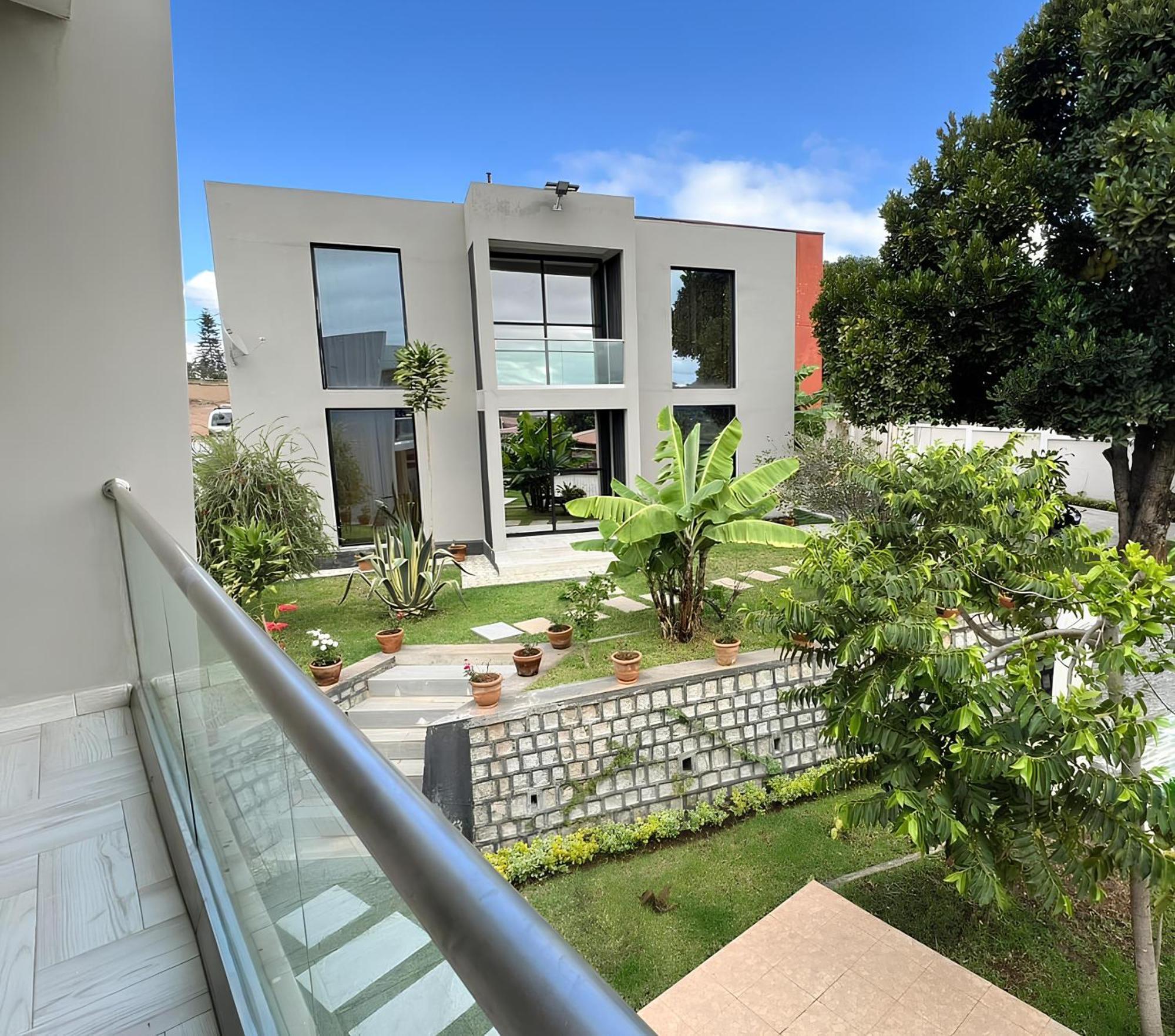 Guest House Nohfy Antananarivo Buitenkant foto