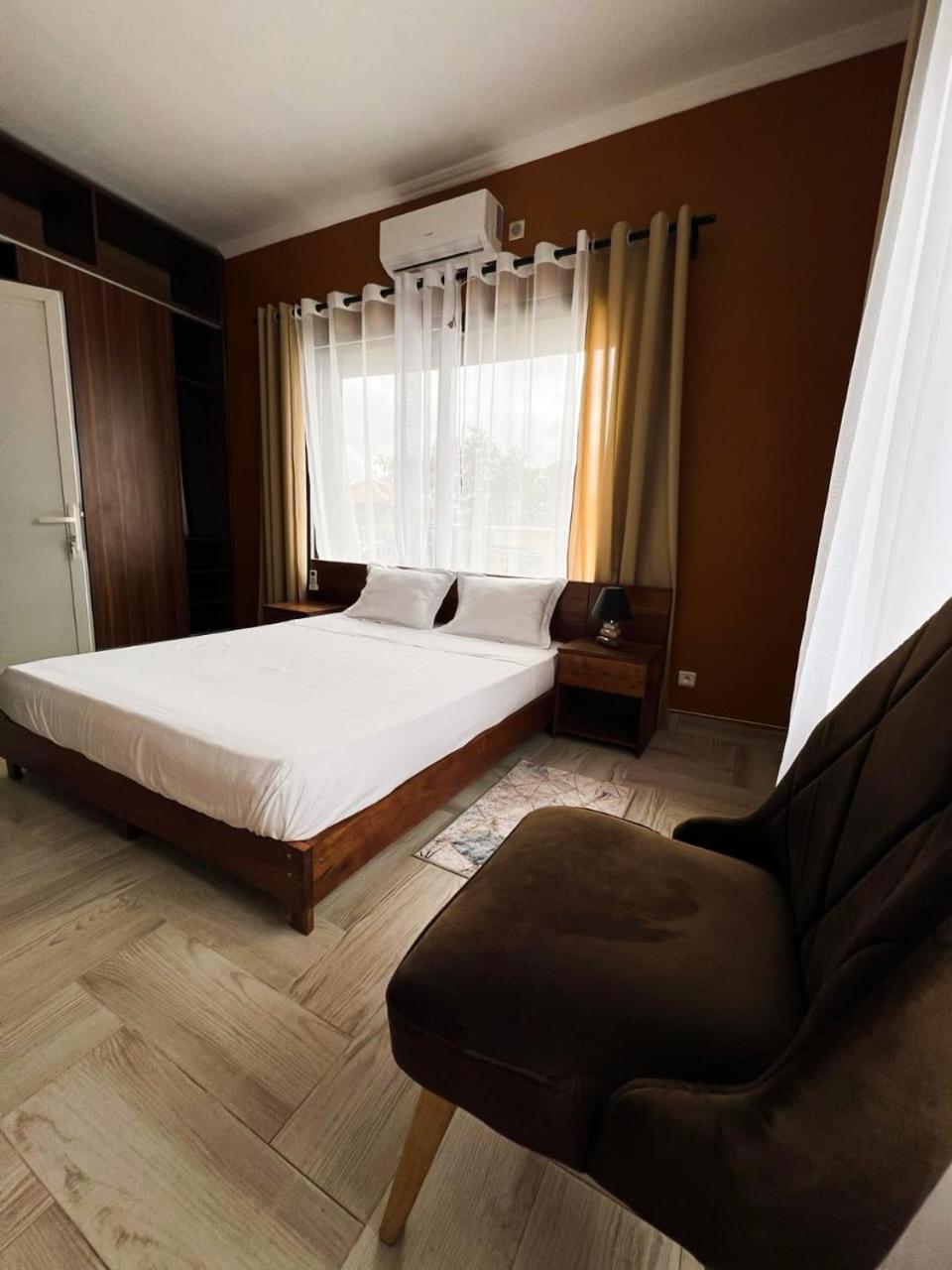Guest House Nohfy Antananarivo Buitenkant foto